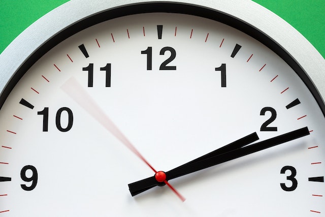 imagem de relógio representando deadline de um projeto