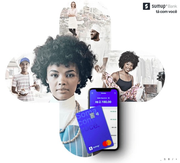 Imagem com diversas pessoas dentro de um sinal de mais fazendo diversas coisas e a frente a um celular com um cartão roxo da Sumup