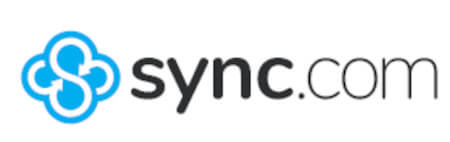 Logo da empresa Sync.com. A imagem mostra uma forma ao lado esquerdo com as cores azul e branca e o nome a direita escrito na cor preta