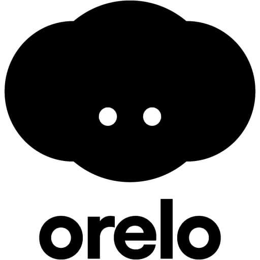 Logo da plataforma de podcasts Orelo. O logo possui uma nuvem de cor preta