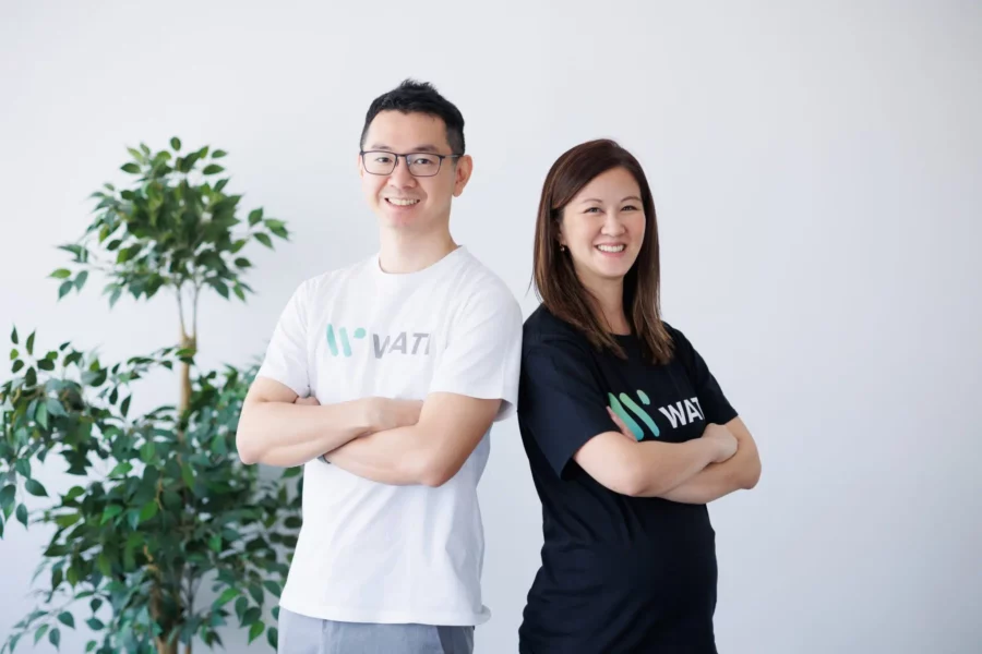 Os Cofounders da Wati: Ken Yound e Bianca Ho