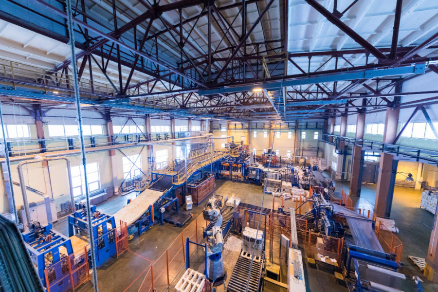 Imagem do interior de uma industria, imagem relacionada a CRM para manufatura
